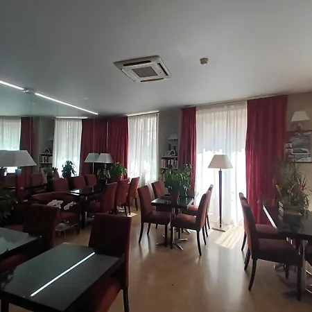 Hotel Capitole Beausoleil