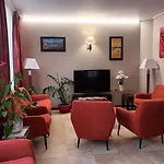 Capitole فندق