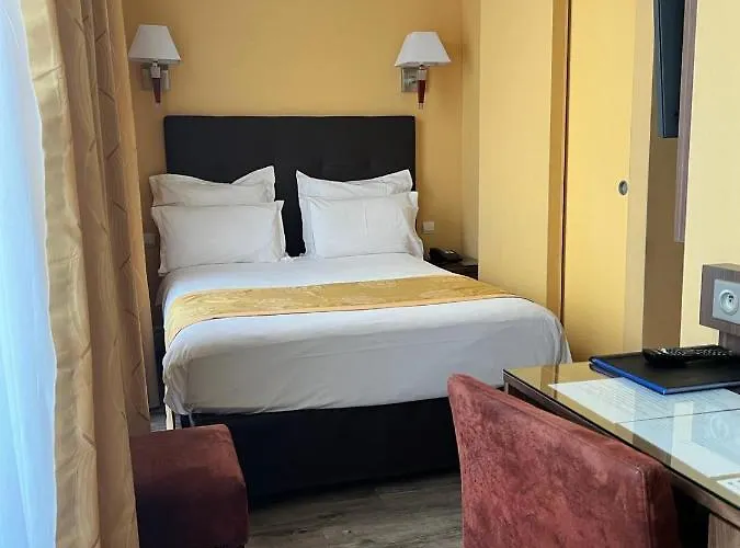 Hotel Capitole Beausoleil